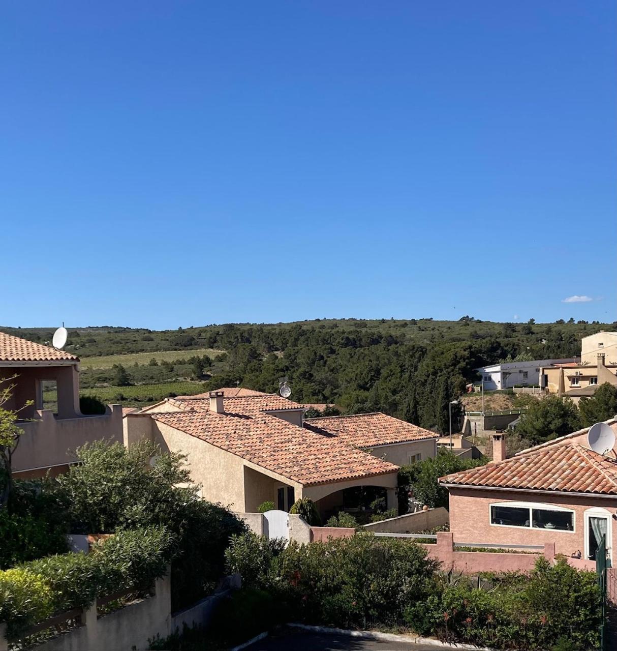 Stylish Studio Close To Beach In Residence With Pool Narbonne Exterior foto